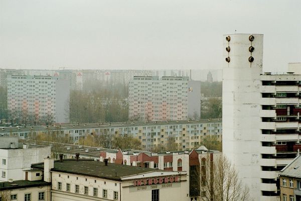 Ein Blick auf Breslau mit Plattenbauten